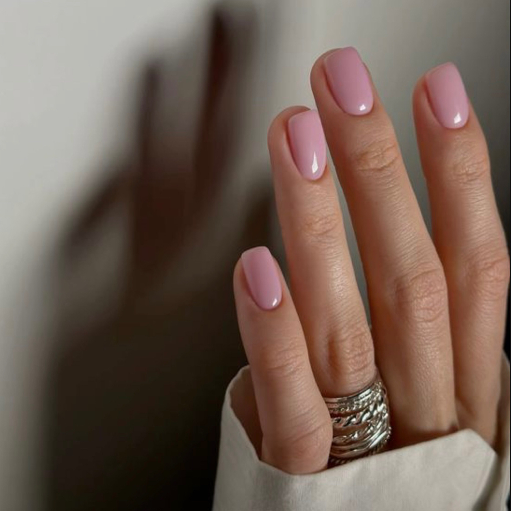 Маникюр+ базовое покрытие однатон