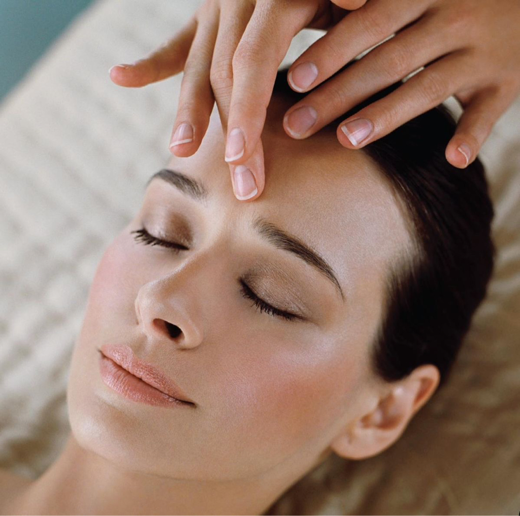 Классический массаж лица