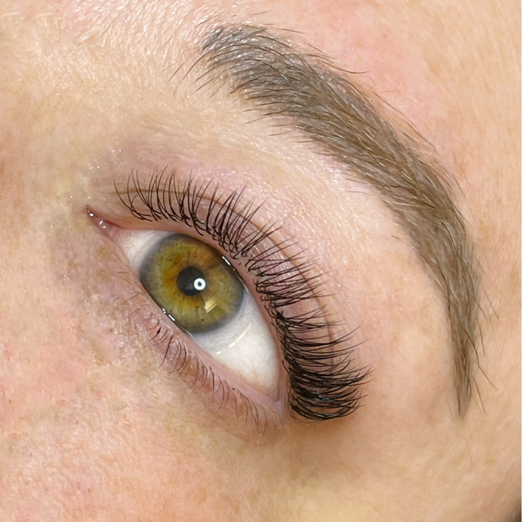 Eyelash extensions classic set