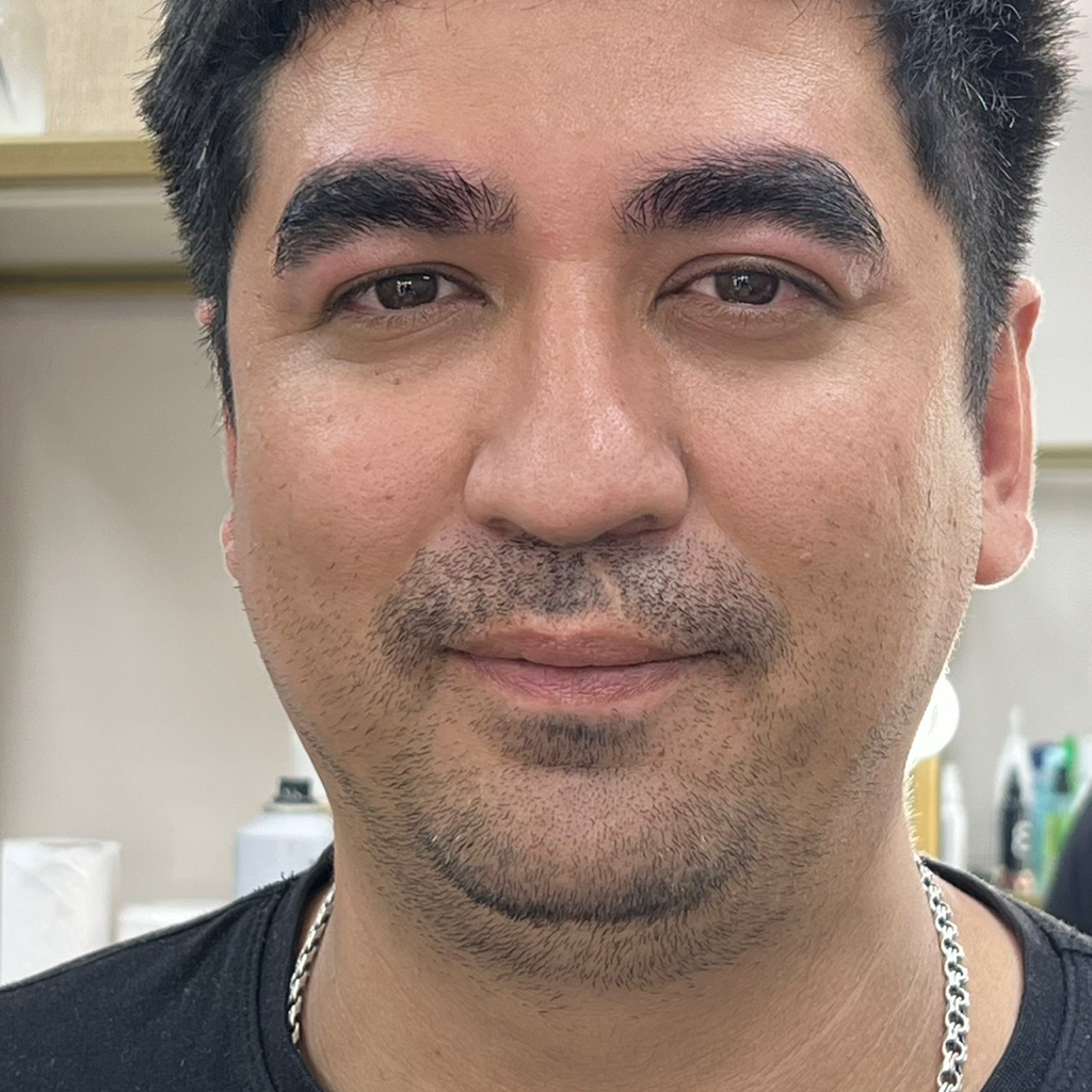 Мужская коррекция бровей