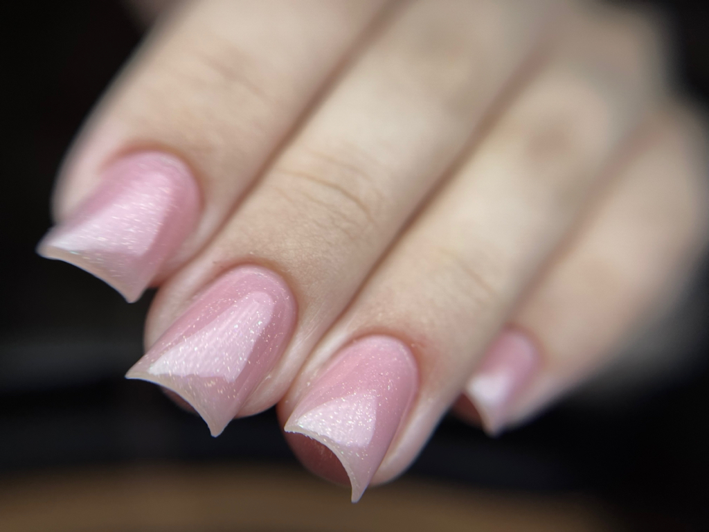 Маникюр с однотонным покрытием