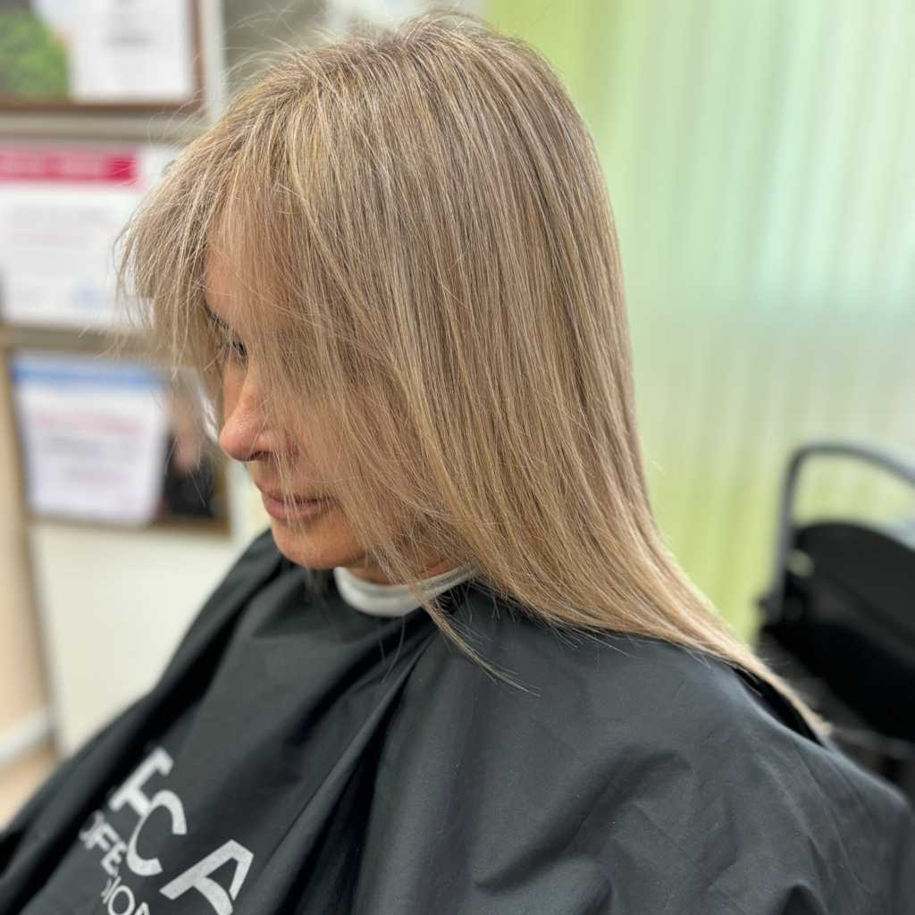 Окрашивание в технике (айр тач, дубайский рельеф,шатуш) до поясницы