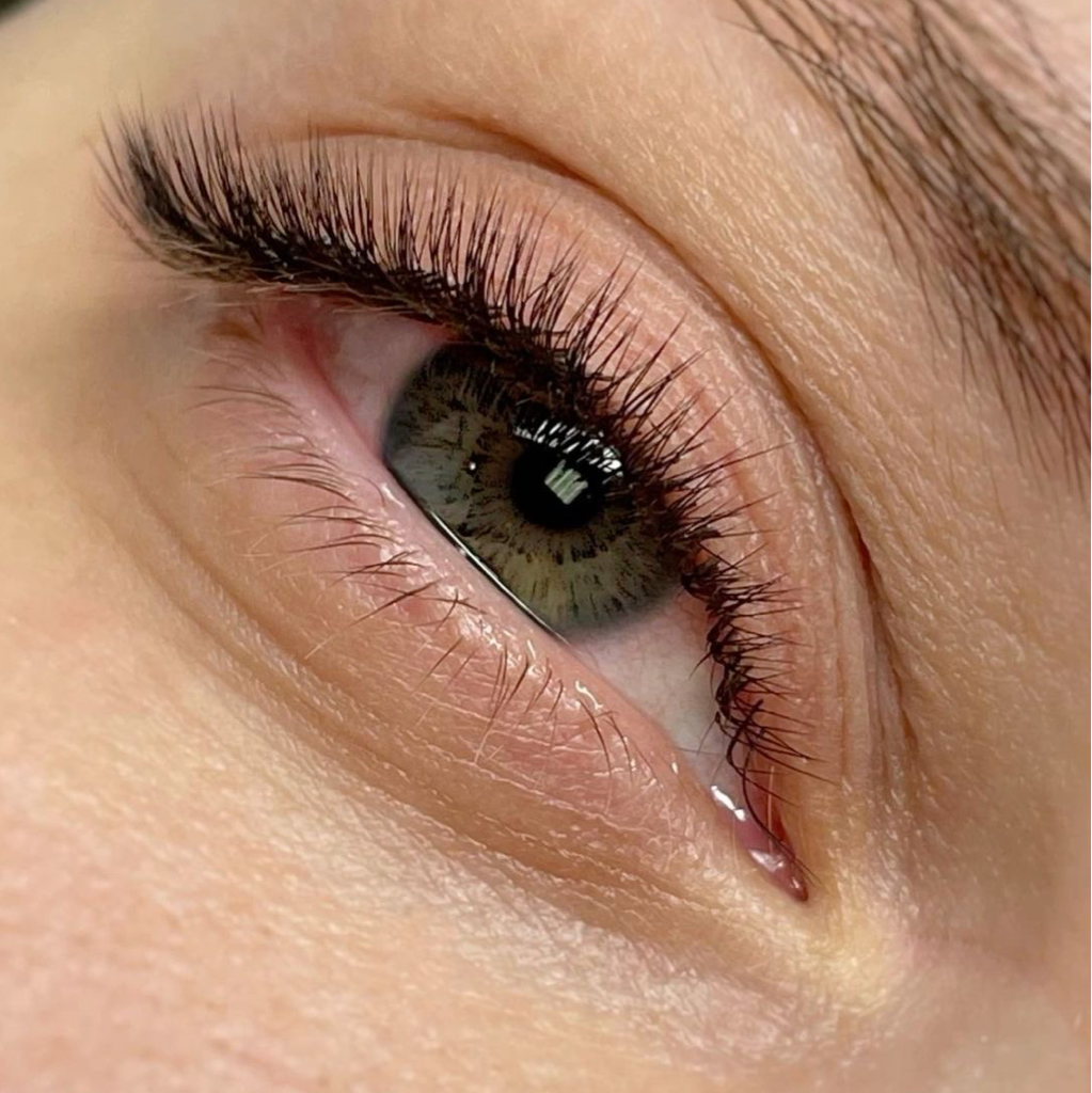Наращивание ресниц 1,5 Д