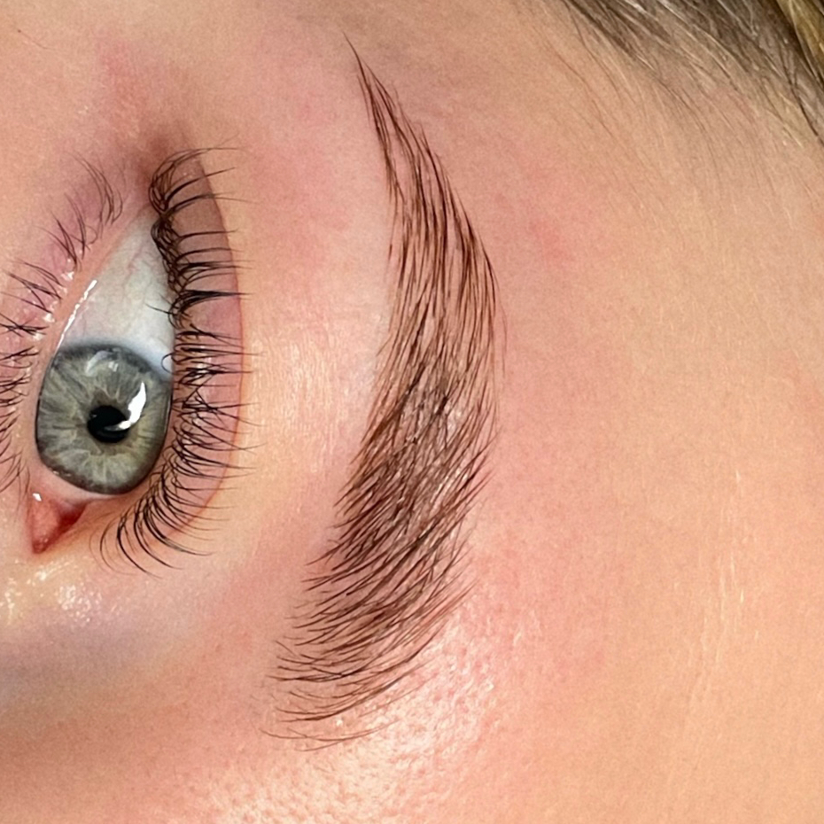 Коррекция бровей Regulacja brwi