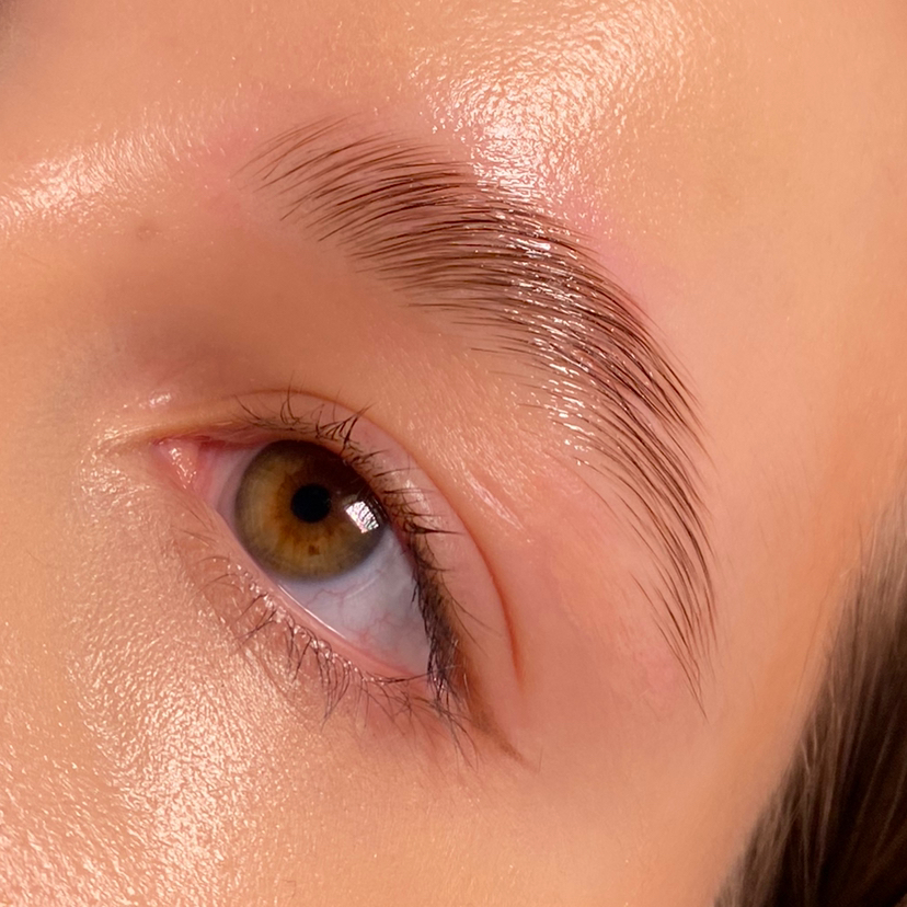 Долговременная укладка бровей с коррекцией