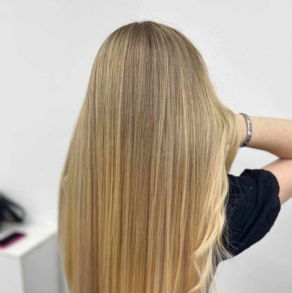 Сложное окрашивание  ( мелирование, выход из чёрного, Air taught , шатуш, hand taught и д.р)