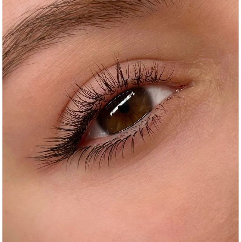 Наращивание нижних ресниц