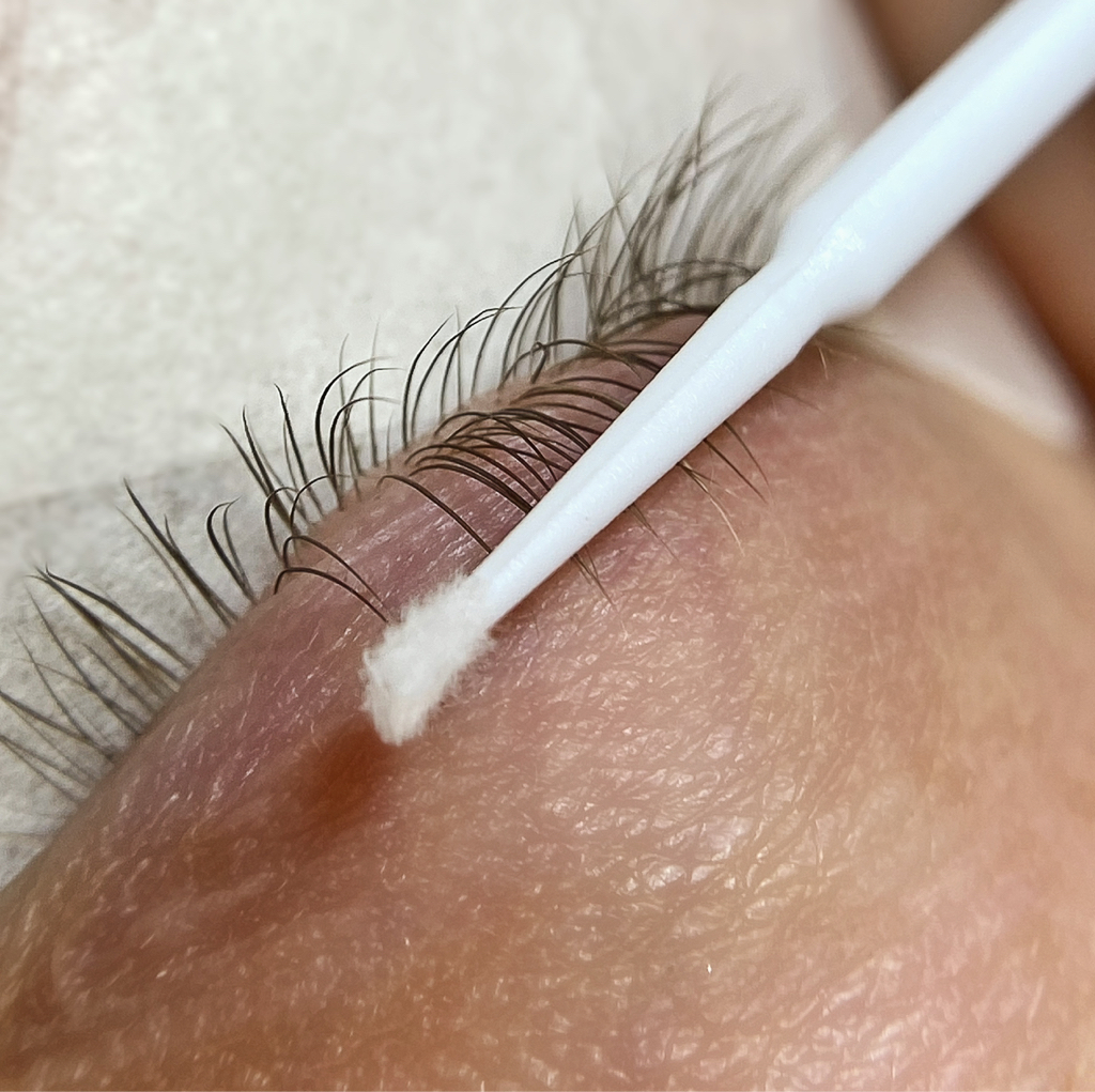 Снятие ресниц