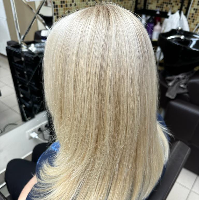 Мелирование волос : Прикорневое от 3 см 4.000/5000/6000