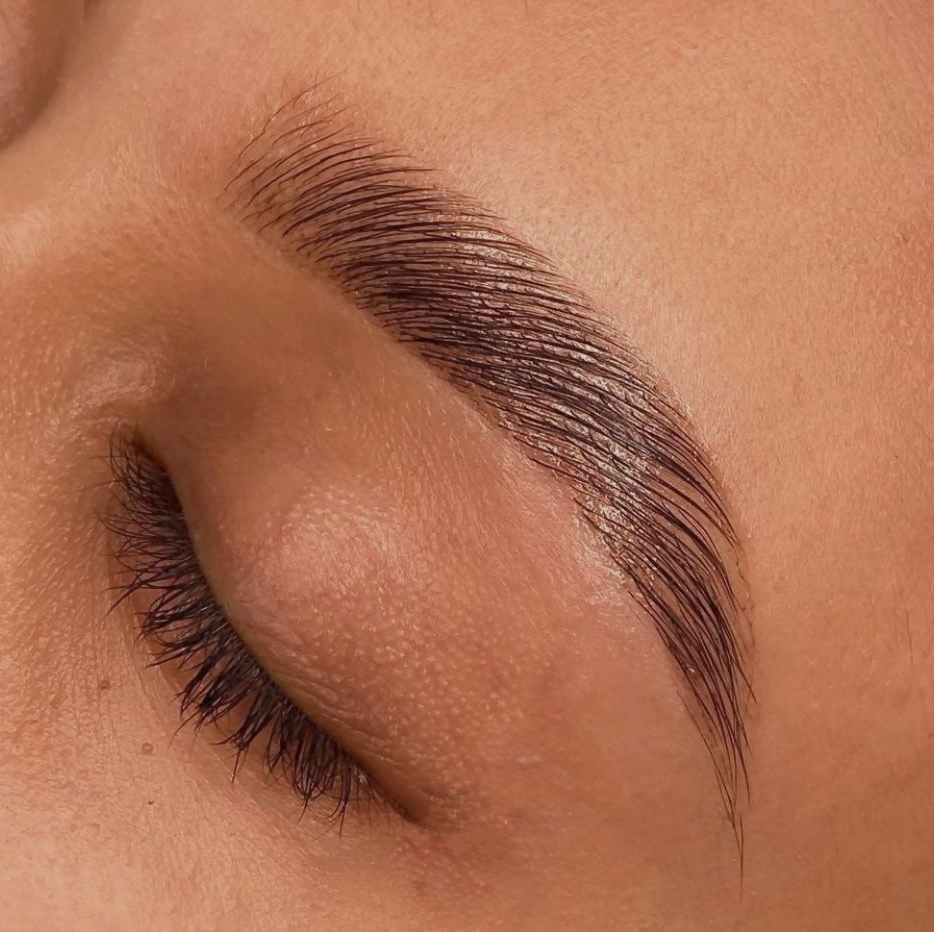 Ламинирование бровей с окрашиванием