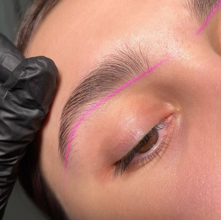 Оформление бровей без покраски