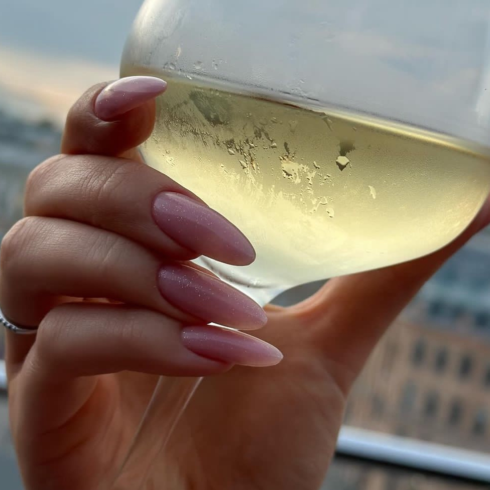 Наращивание ногтей на верхние формы