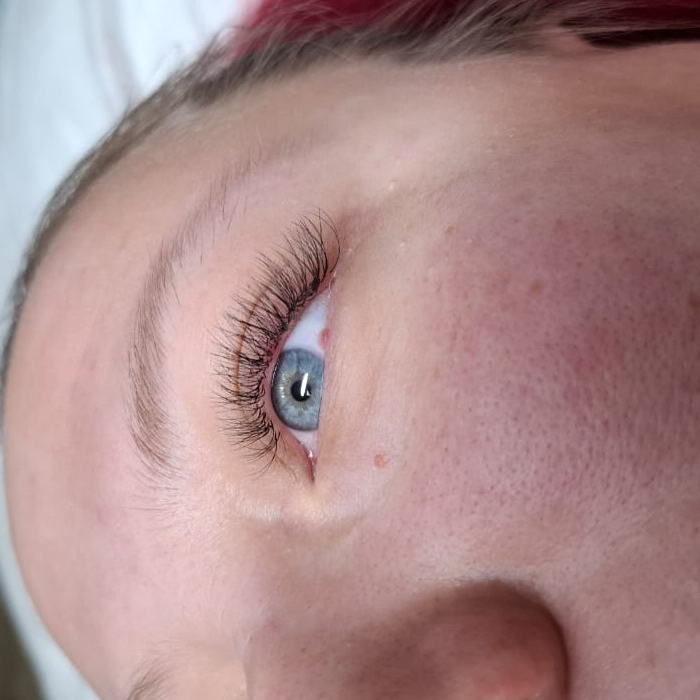 Наращивание ресниц 2D объем