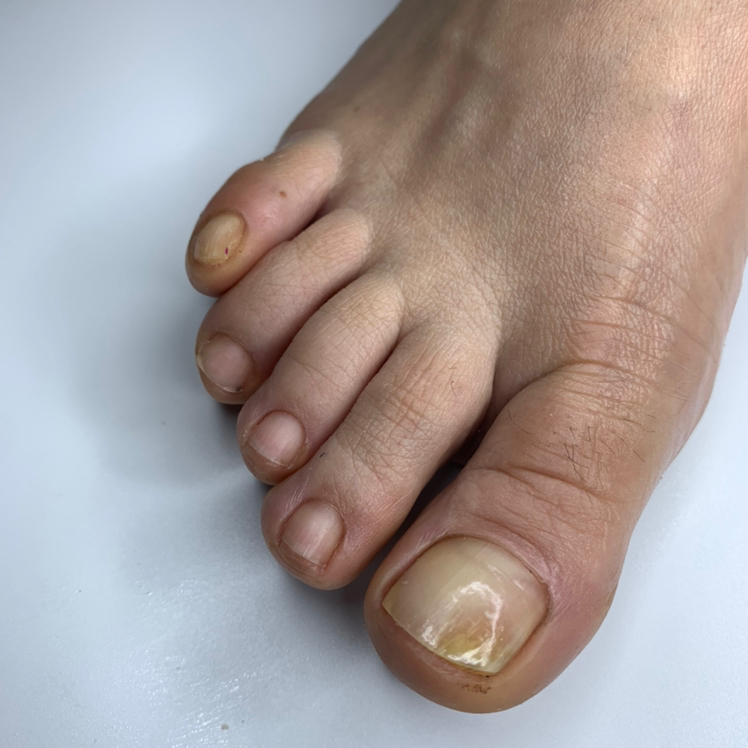 Смартикюр с покрытием обычным лаком