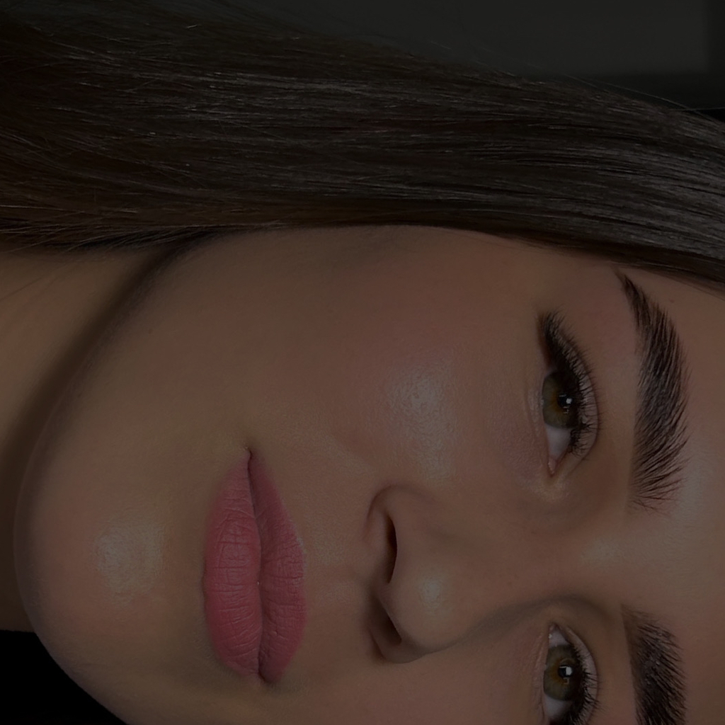 Долговременная укладка бровей с окрашиванием и коррекцией