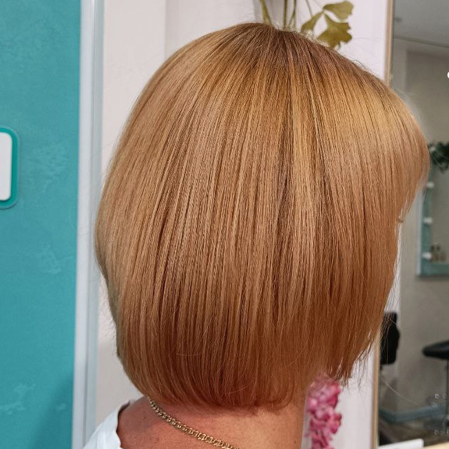 Окрашивание с растяжкой цвета (затемнение корней)