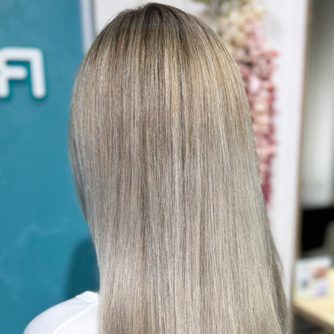 Прикорневое мелирование через фольгу (теменная зона/по всей голове)