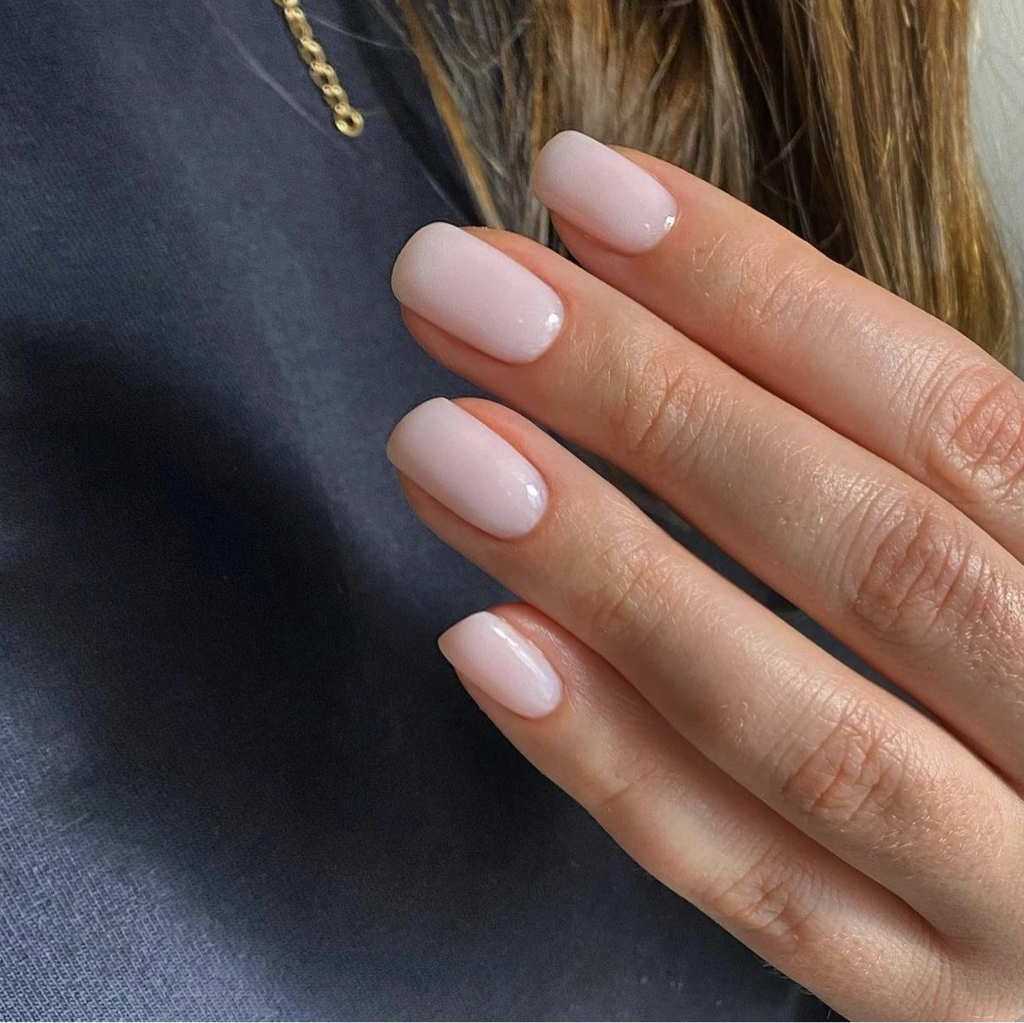 Gel Polish Manicure / MANUCURE RUSSE AVEC VERNIS GEL