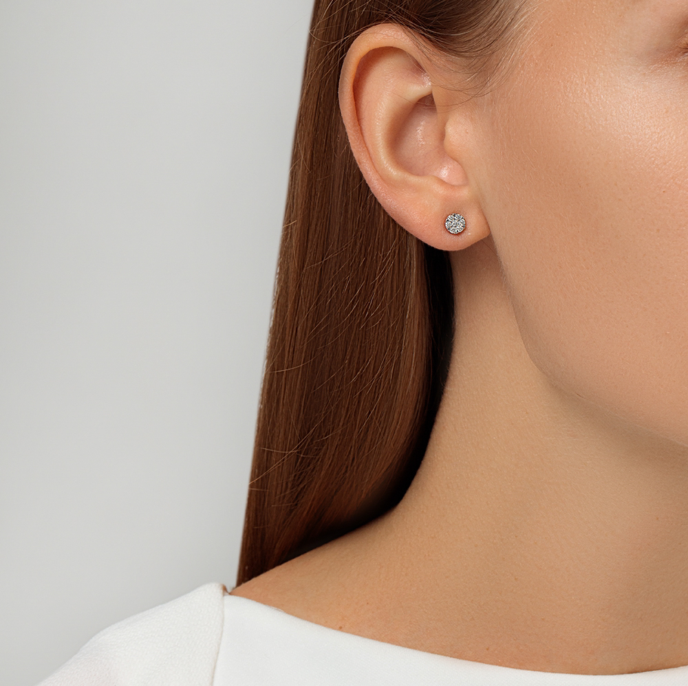 Прокол мочки ушей