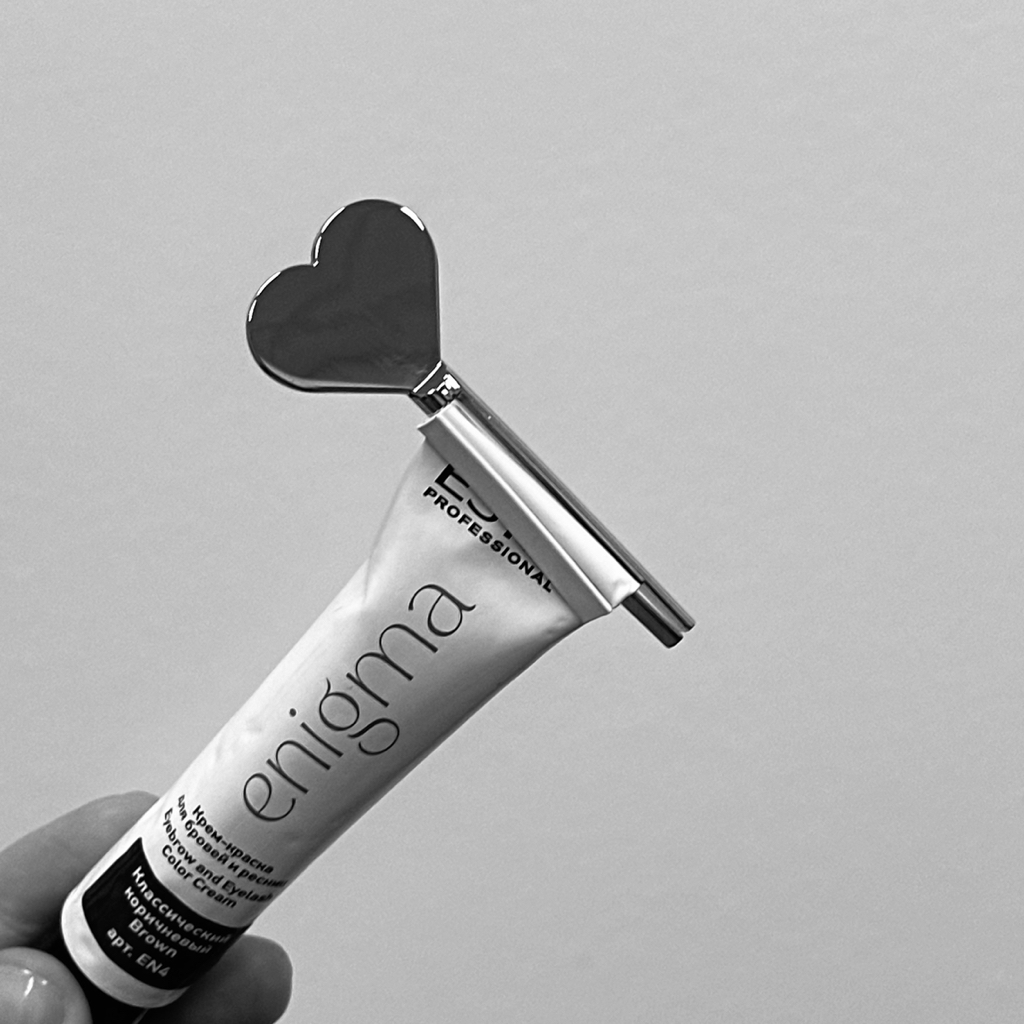 Простая коррекция бровей