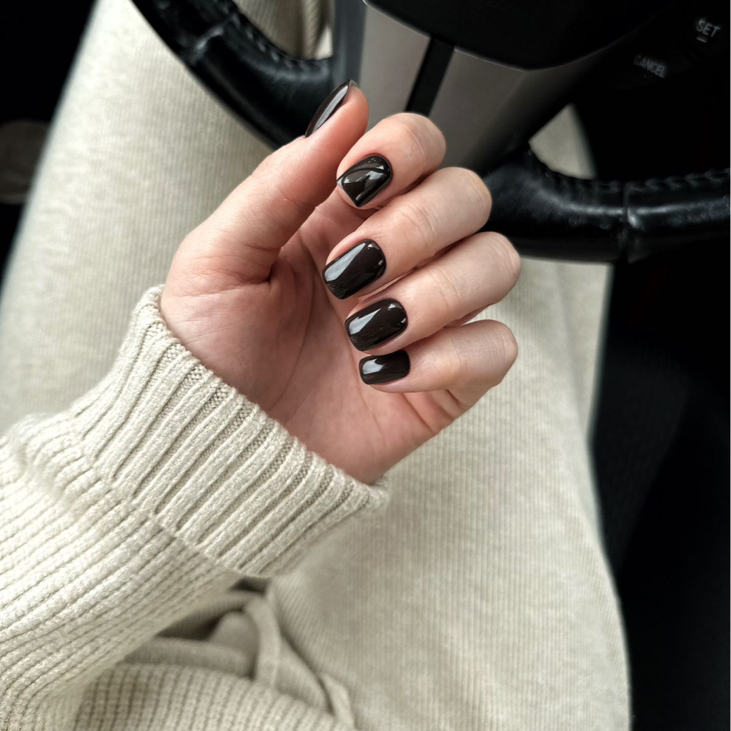 Маникюр с покрытием гель-лак