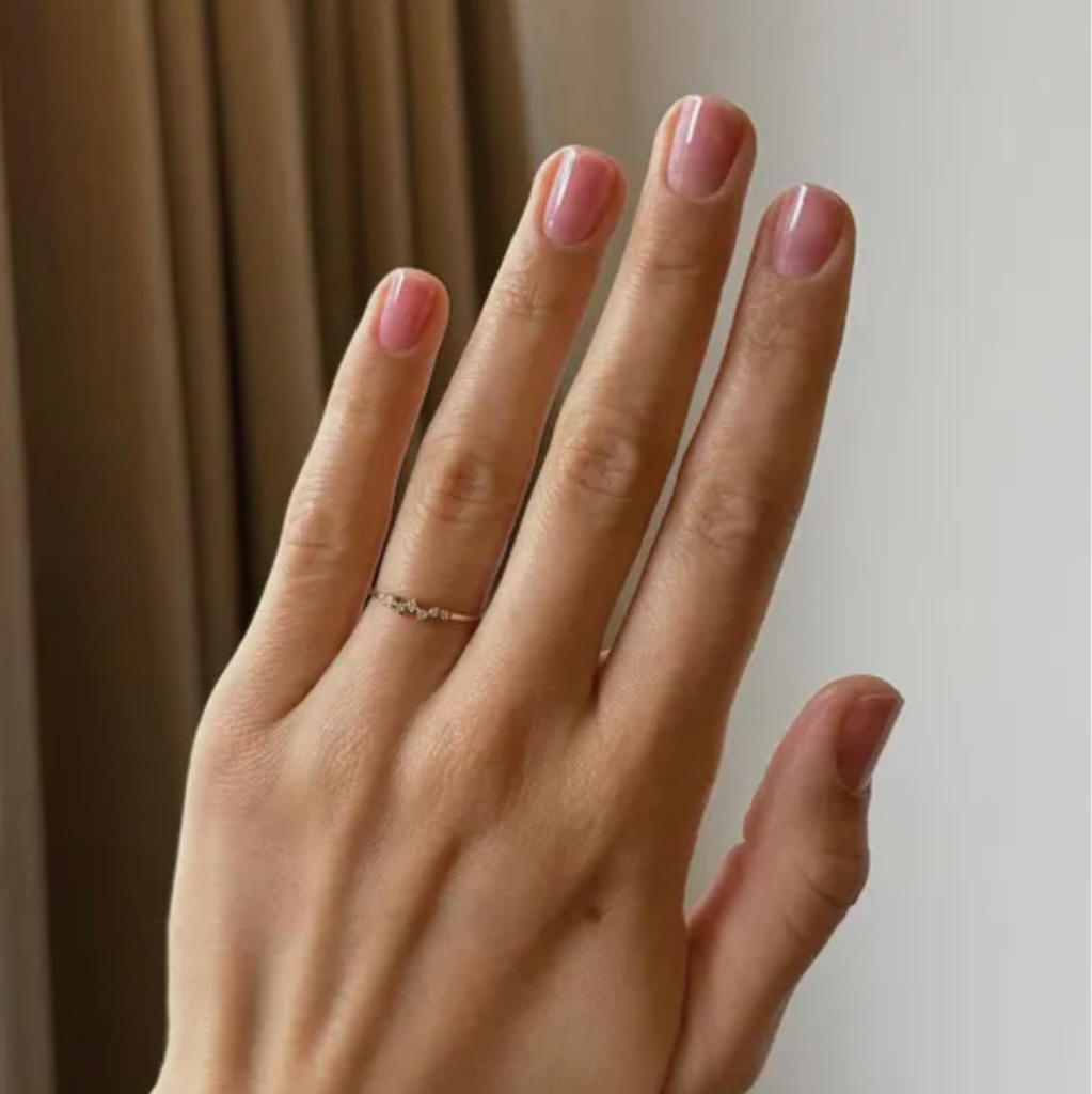 Маникюр лак