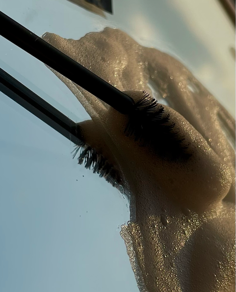 Удаление нежелательных волосков на лице