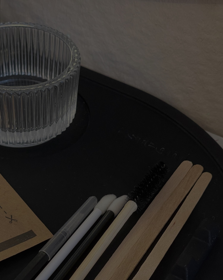 Коррекция формы бровей