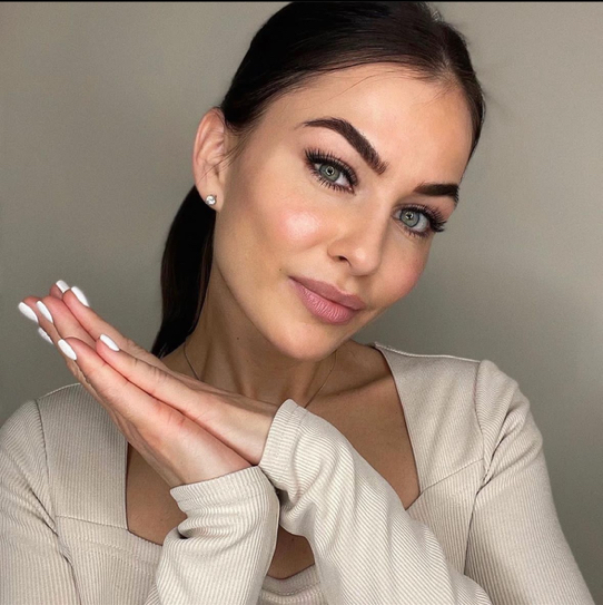 Elena_Lash