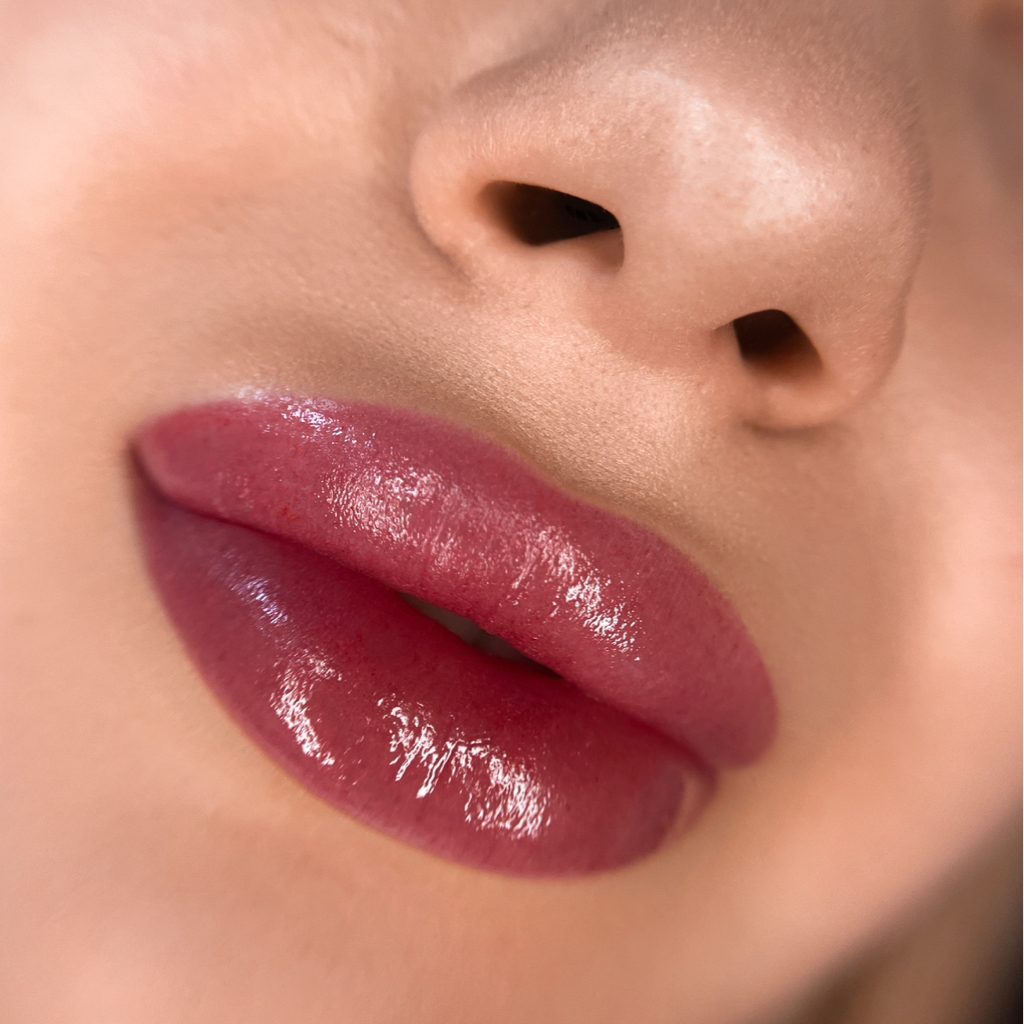 Перманентный макияж губ
