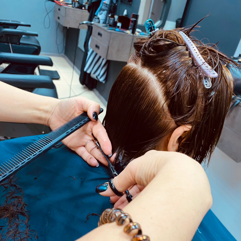 Стрижка коротких волос