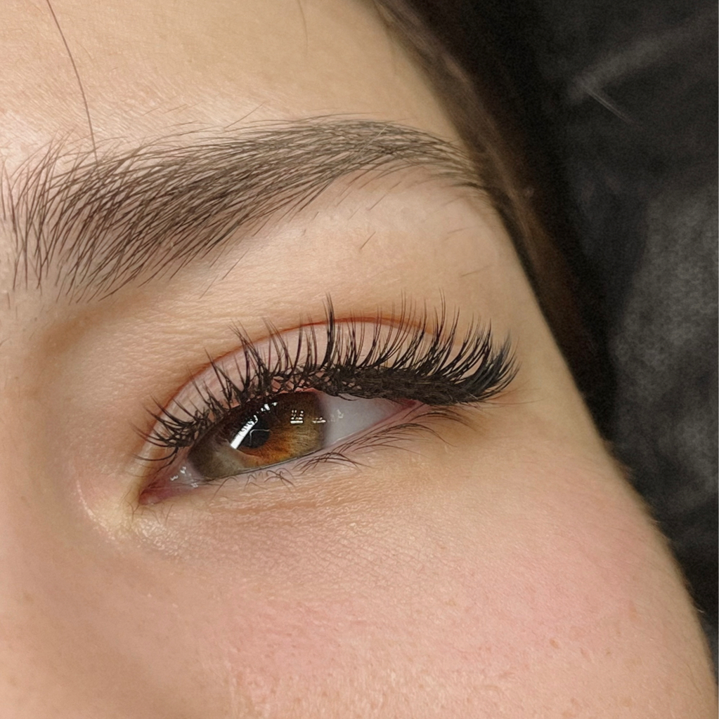 Наращивание - МОКРЫЙ ЭФФЕКТ 1,5д-2д (Лучики/пучки/коричневые включены в стоимость)