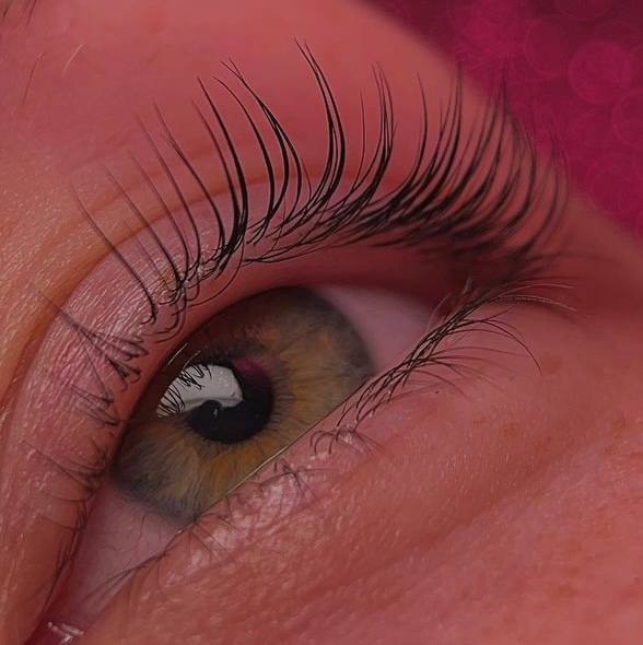 Ламинирование ресниц с окрашиванием и уходом
