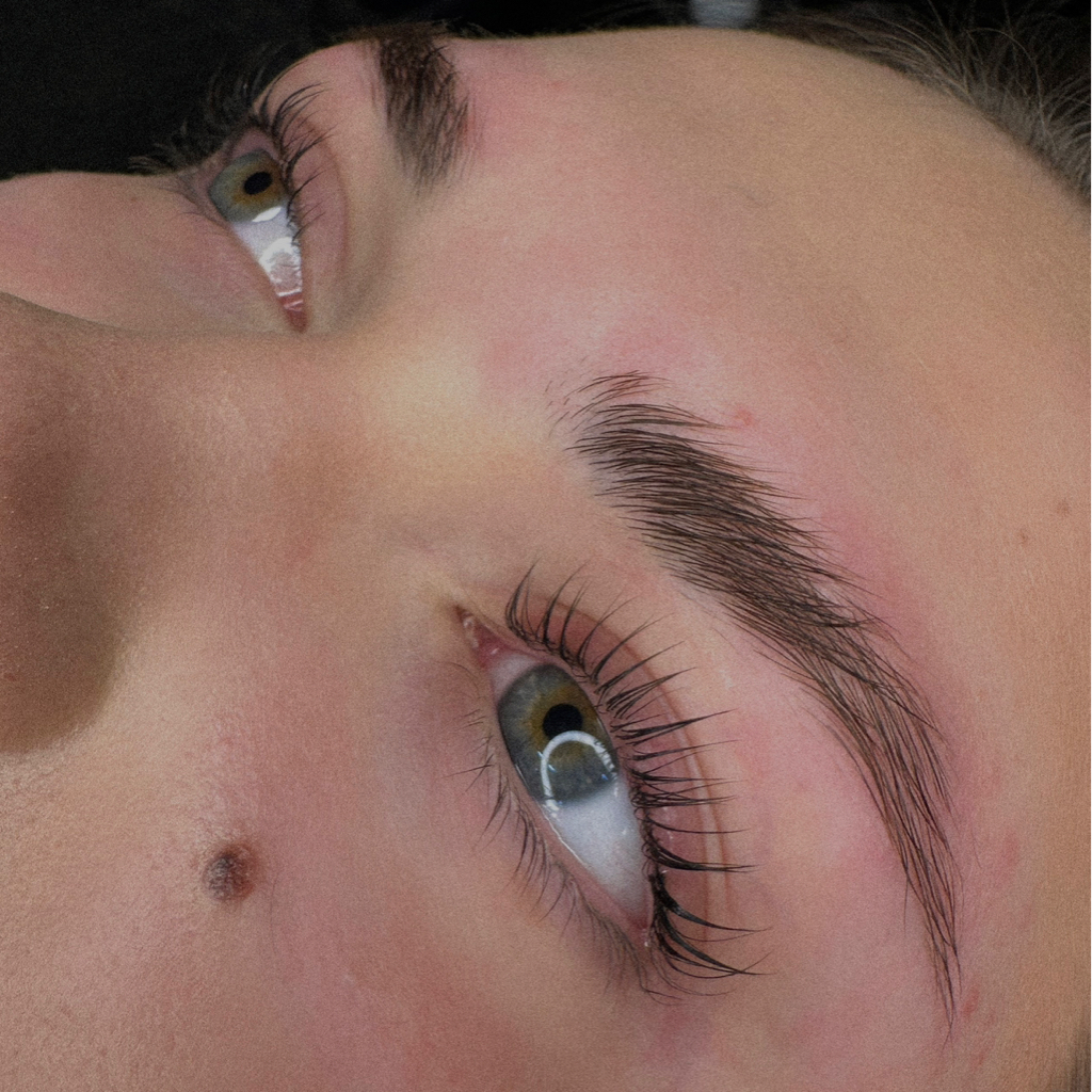 Ламинирование ресниц без окрашивания с уходом