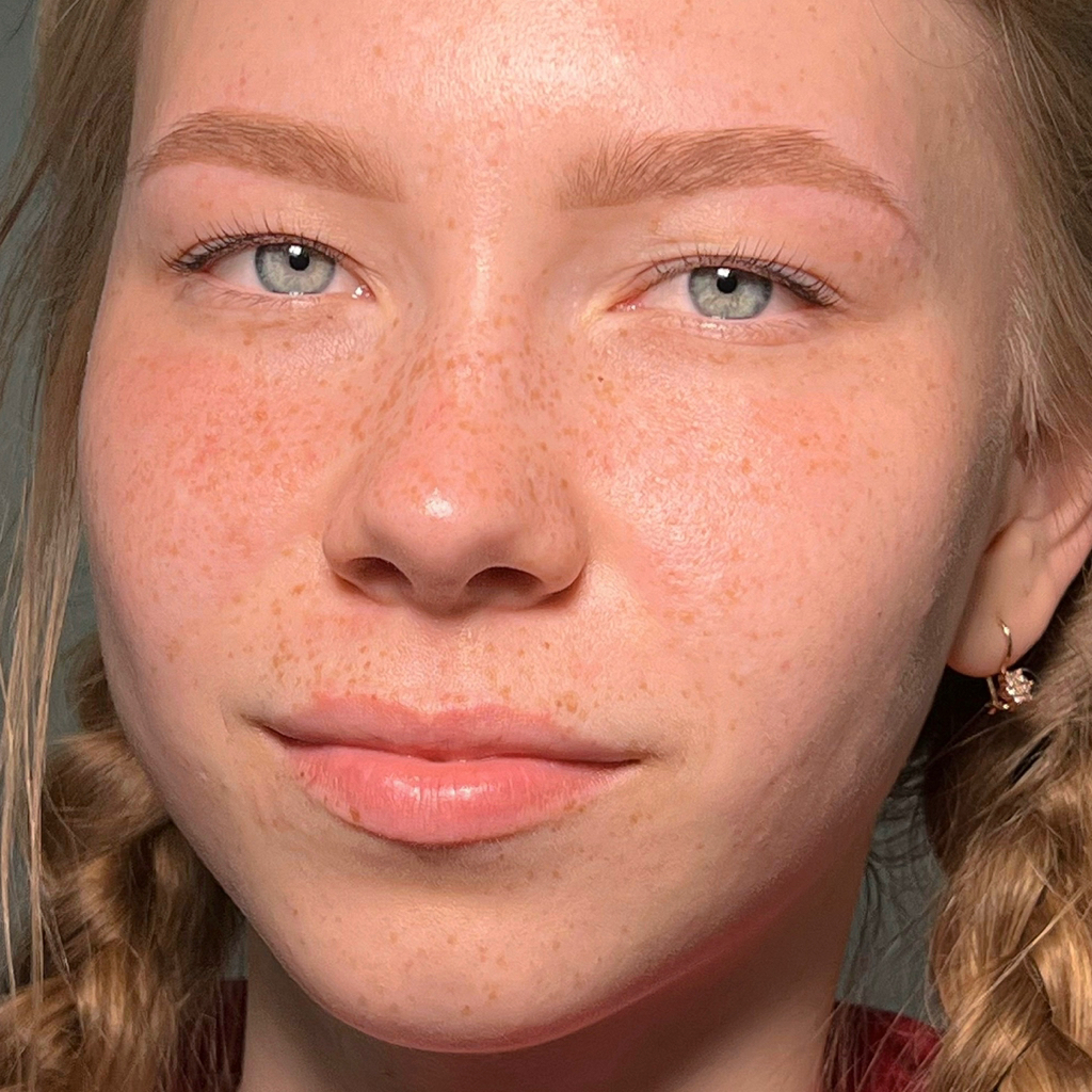 Коррекция +окрашивание бровей