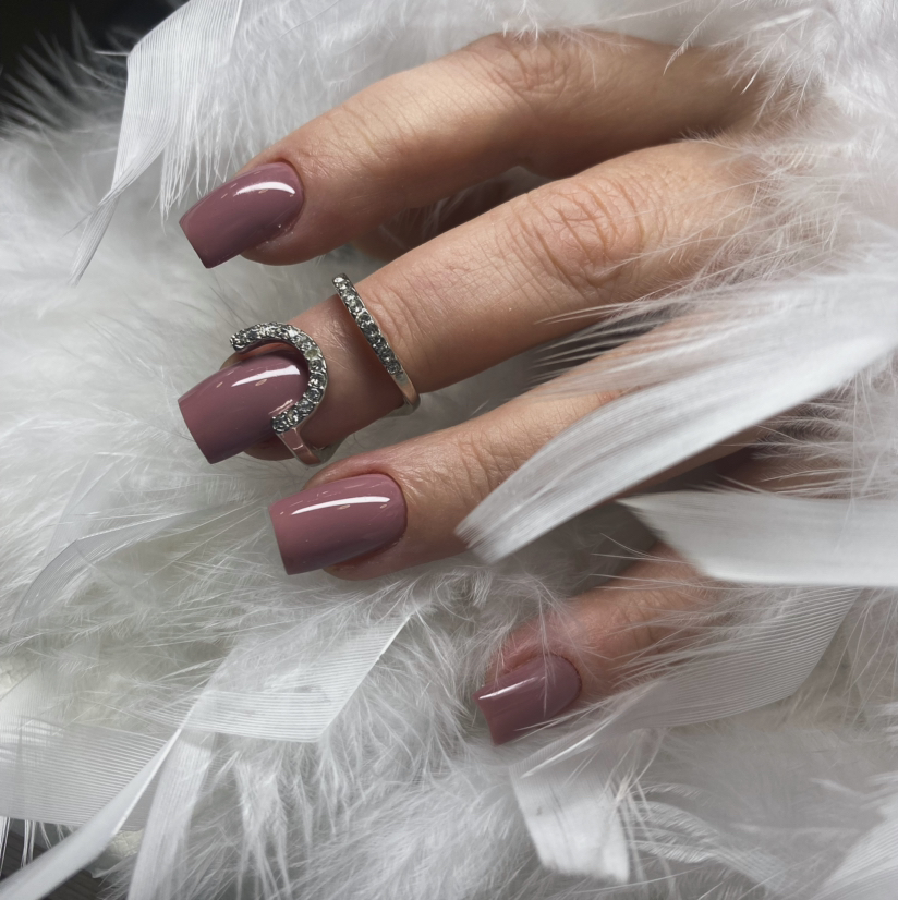 Комбинированный Маникюр с укреплением ногтевой пластины( средняя длина )