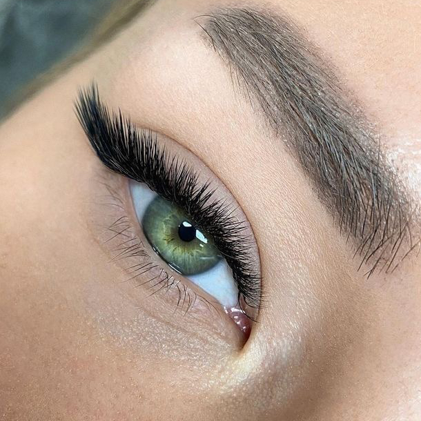 Наращивание ресниц 4д