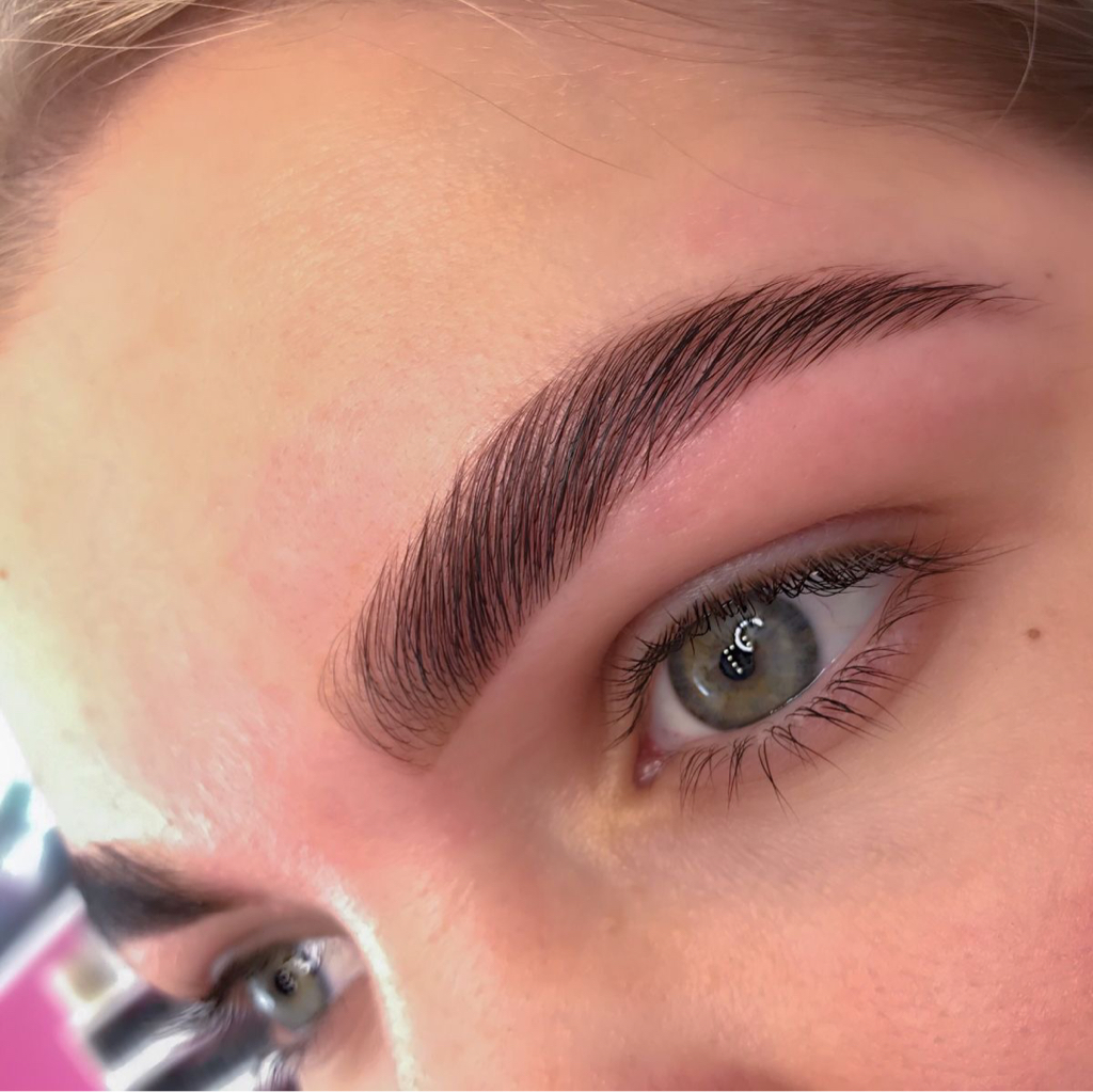 Ламинирование бровей