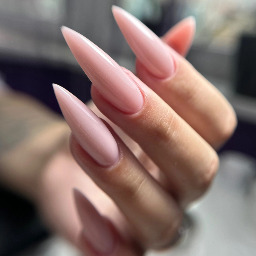 Маникюр с выравниванием.База,однотон.
-снятие
-выравнивание базой (в ассортименте)
-цвет,топ (в ассортименте)