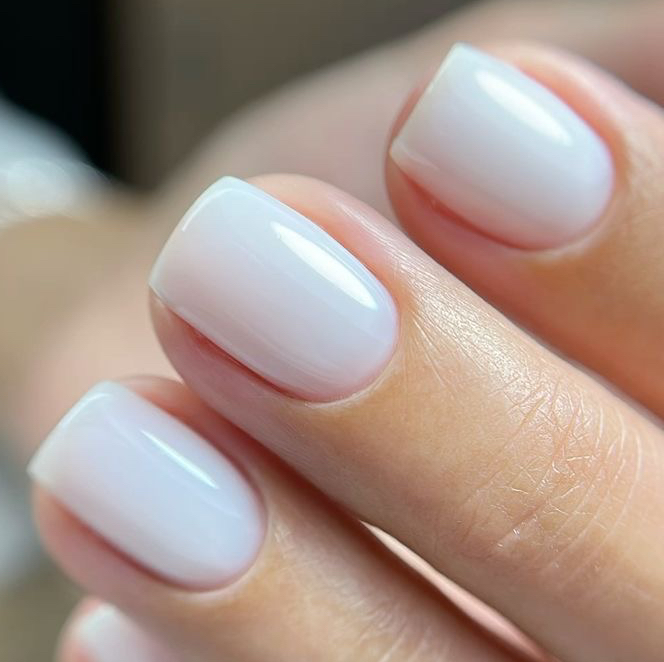 Маникюр + покрытие цветной базой ( нюд )