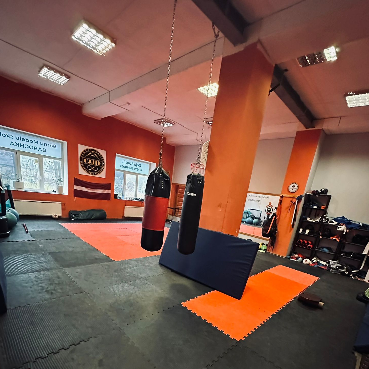 MĪKSTĀ CĪŅU ZĀLE