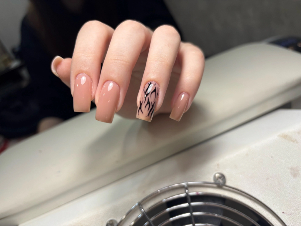 Маникюр с укреплением