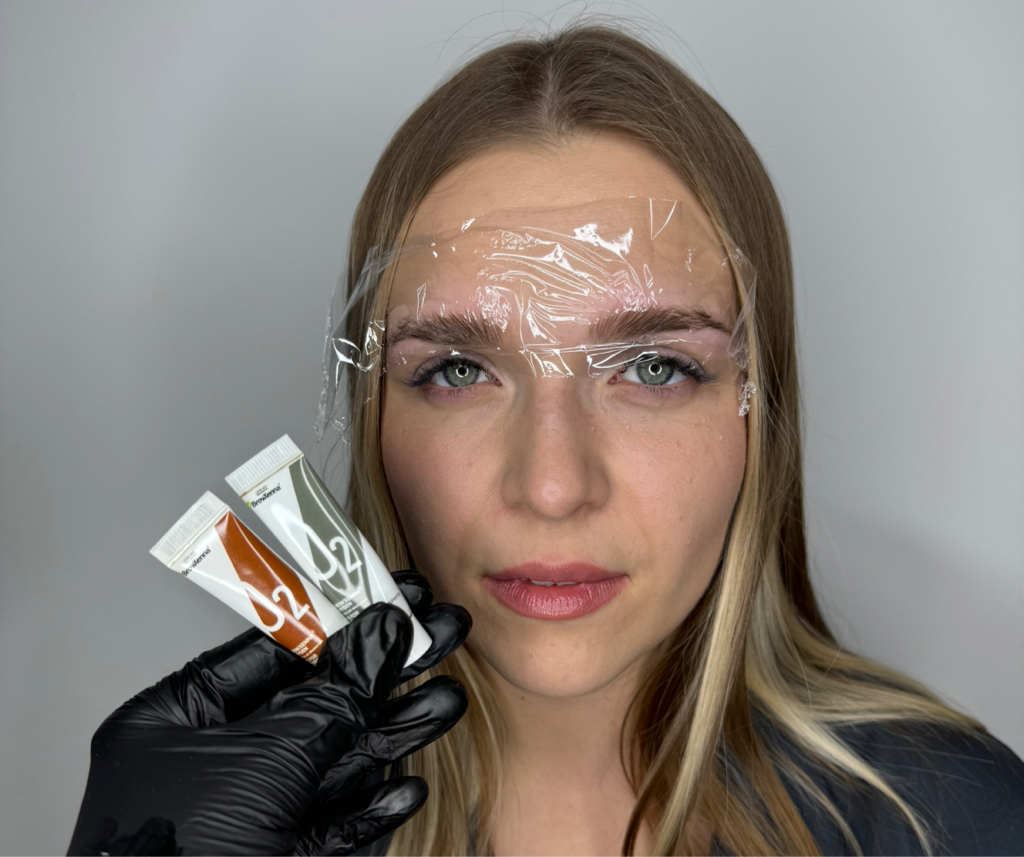 Ламинирование бровей + окрашивание + коррекция топ-мастер