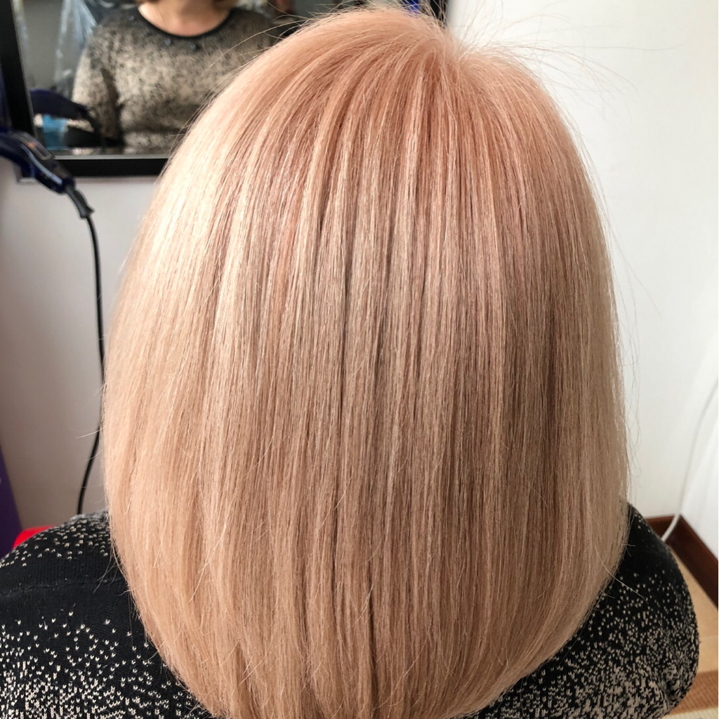 Окрашивание волос в один тон : 3.800/ 4.500/ 5000/ 6000