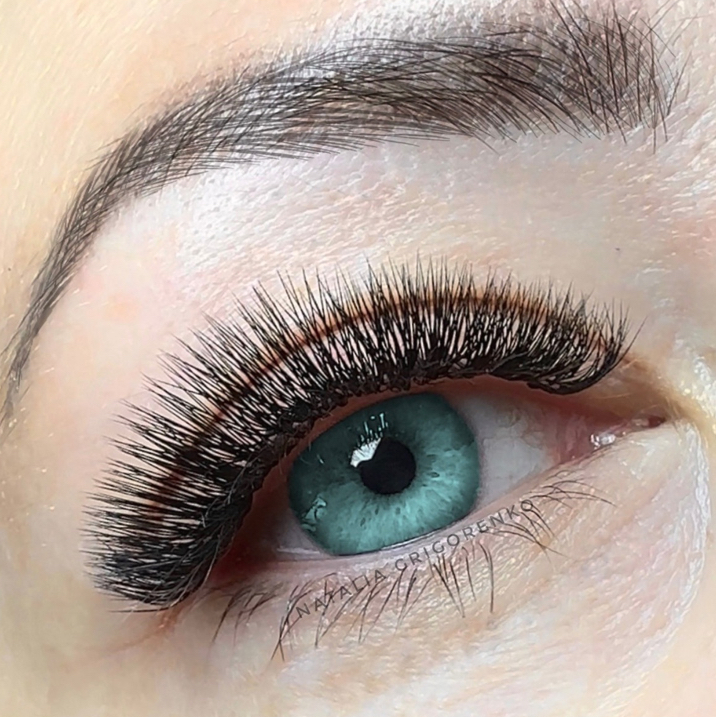 Наращивание ресниц 3D