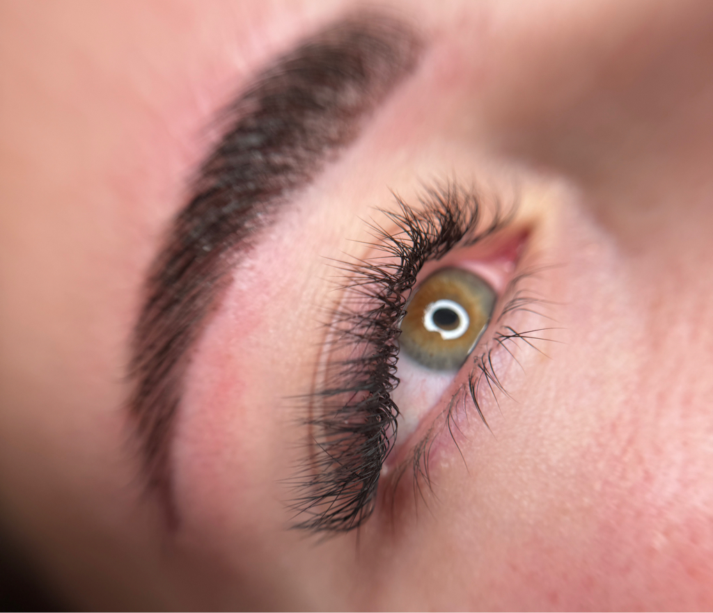 1+1 «Ресницы+брови»: Ламинирование ресниц(верхние) + ламинирование бровей (коррекция,окрашивание, ботокс)