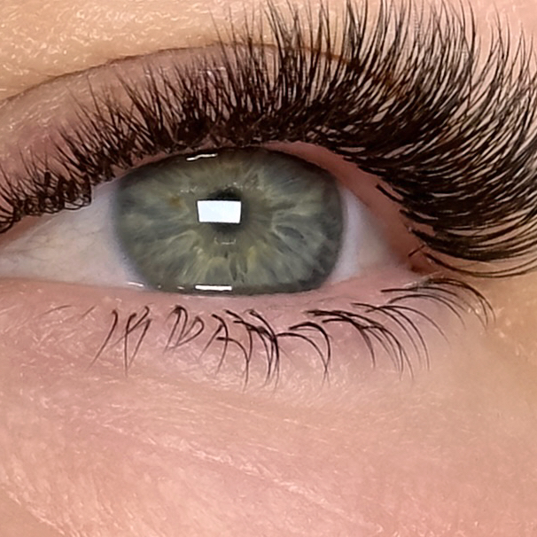 Наращивание нижних ресниц