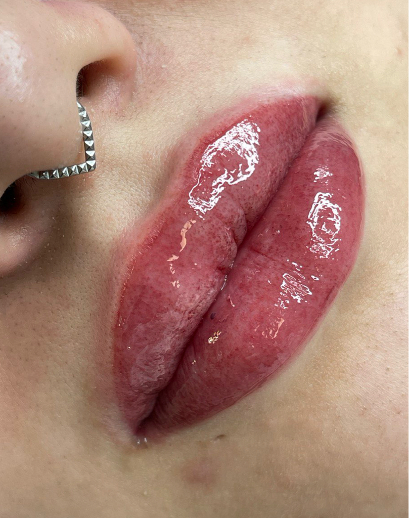 Татуаж губ