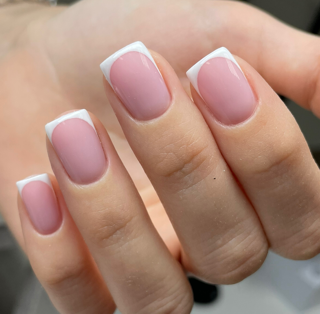 Французский маникюр, втирка, градиент