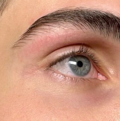 Мужская коррекция бровей